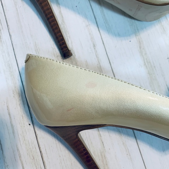 Enzo Angiolini Ruffled Peep Toe Gold Heels - Picture 12 of 15